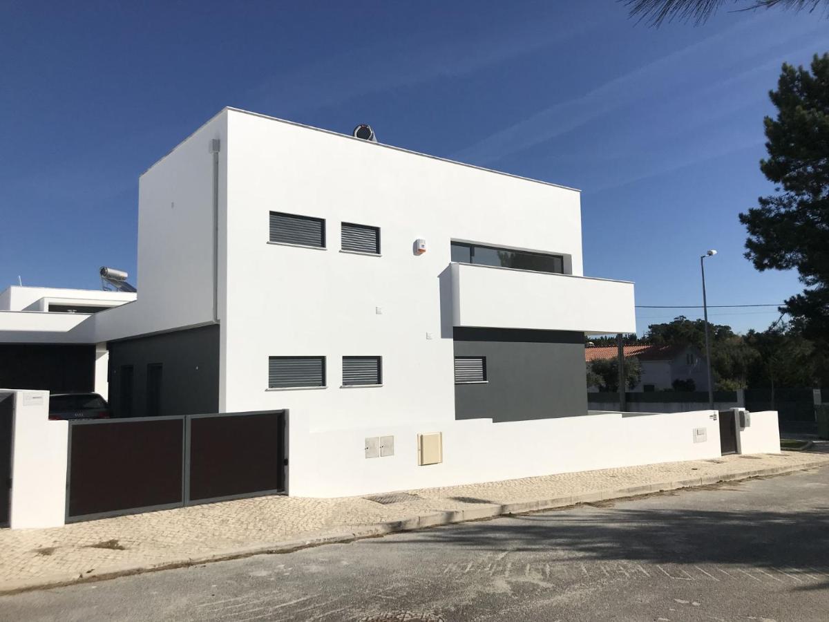 Modern Villa With Private Pool Near The Beautiful Beach Of Foz De Arelho Nadadouro Exterior photo